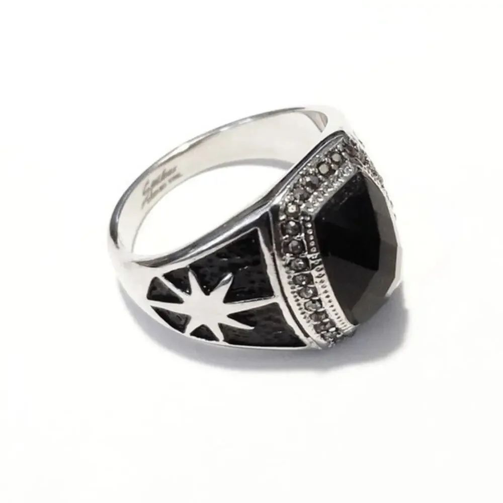 Spikes ring stone